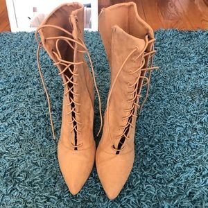 Super cute heel boots